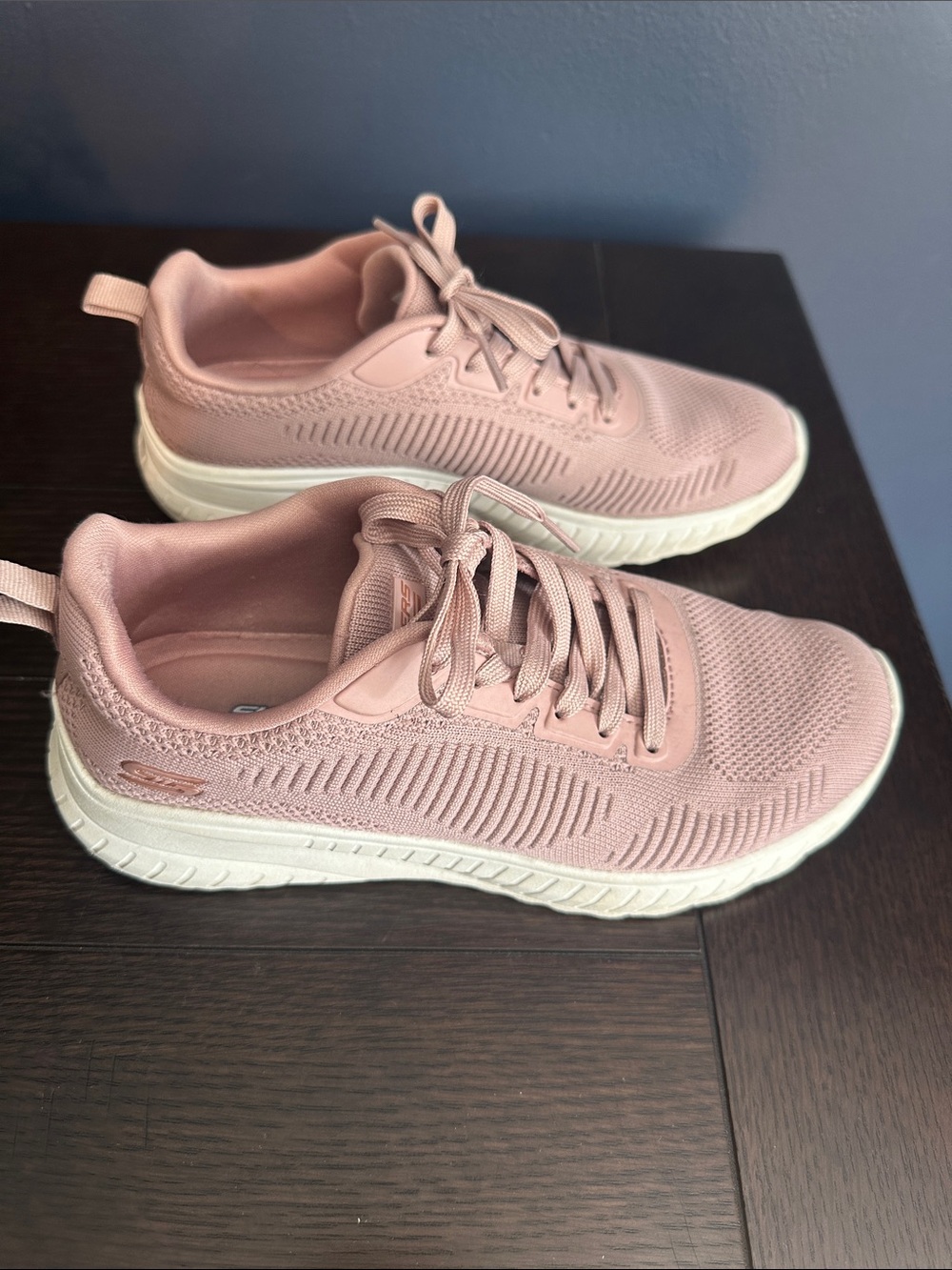 Women’s Light Pink Knit Lace-Up Sneakers size 6.5 - Picture 3 of 9